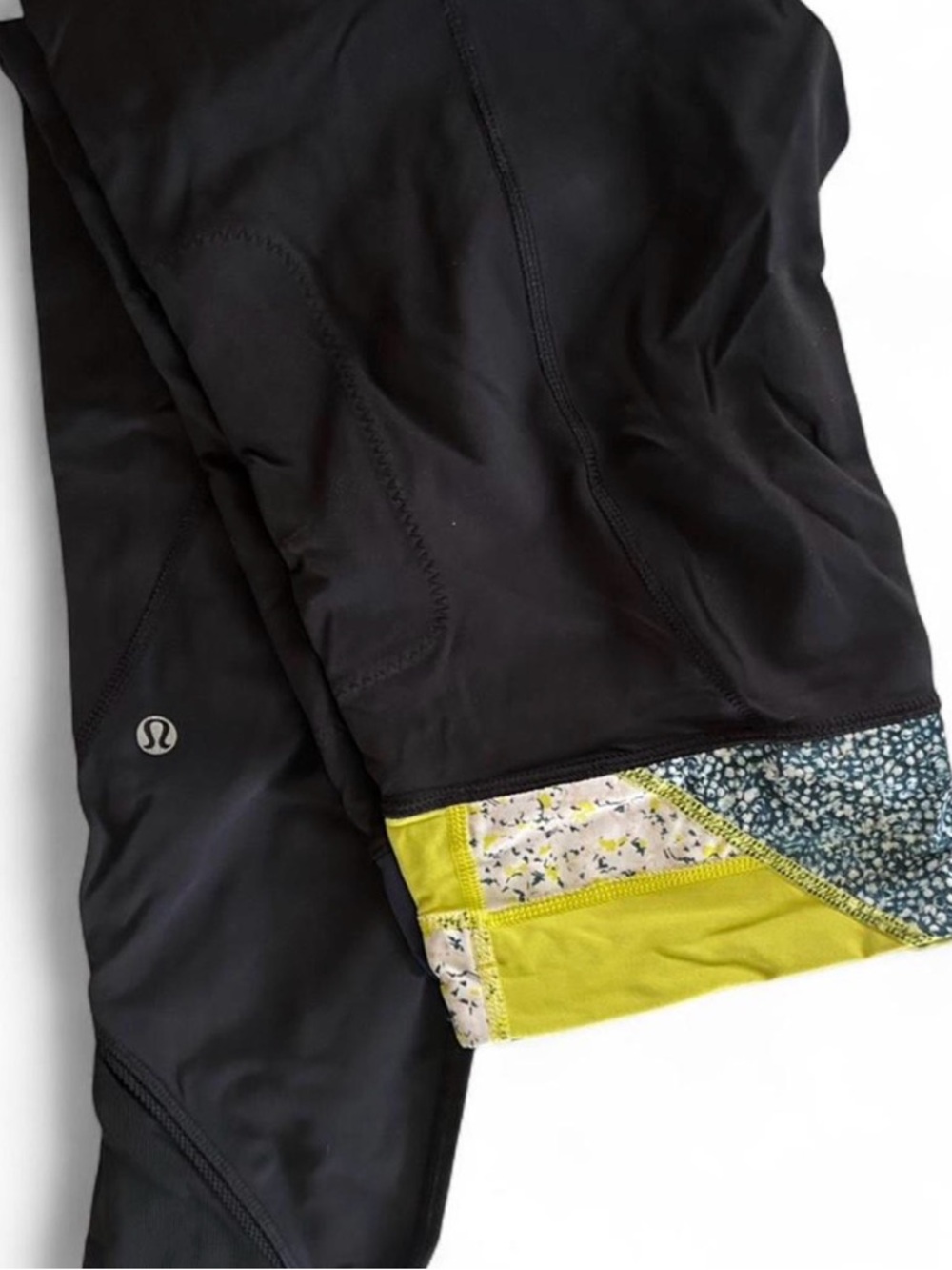 lululemon athletica Black Leggings with green & blue Floral waistband, size 6
